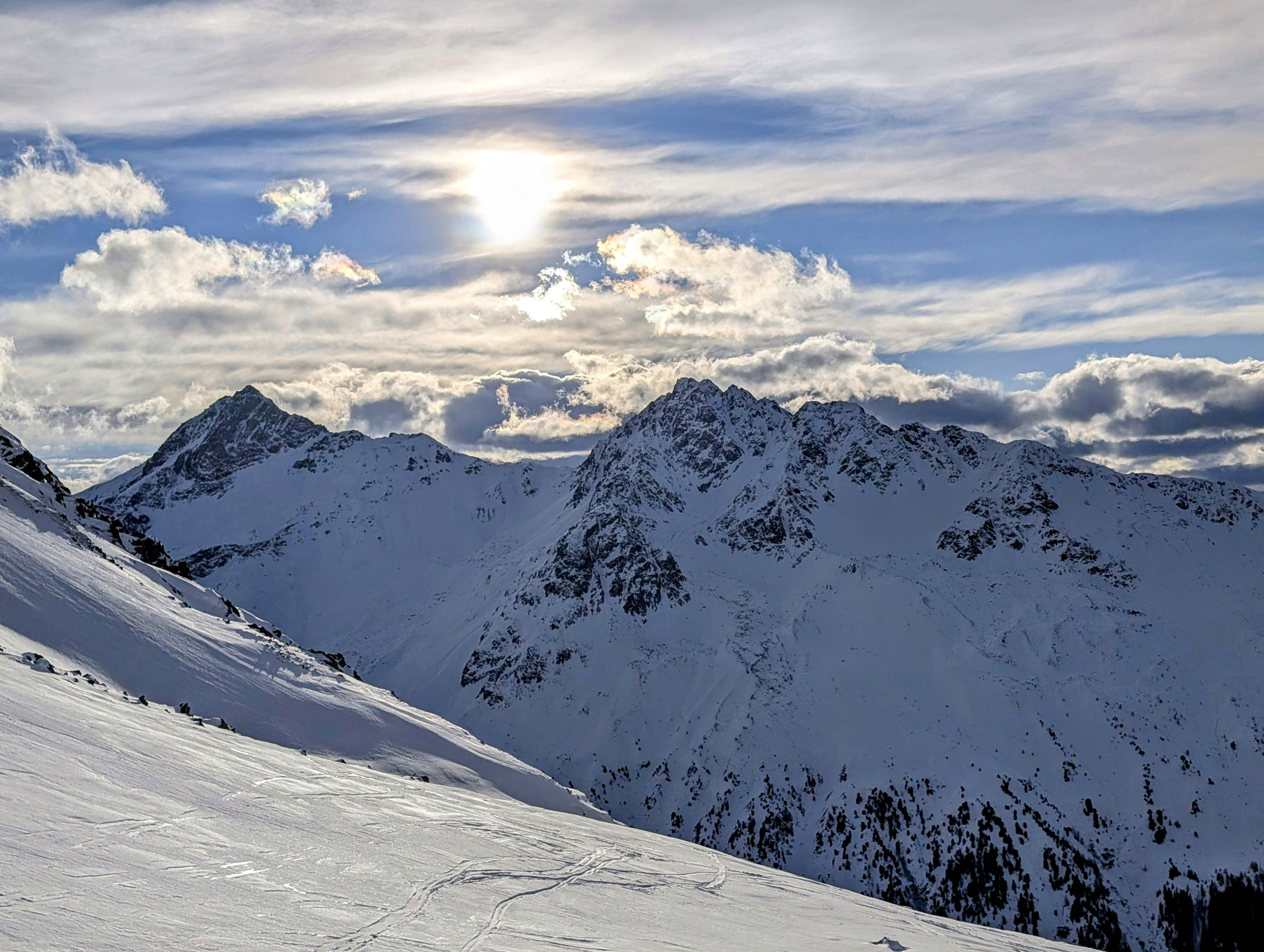 https://bergpunkt.b-cdn.net/1000025000-67966f04d2977867189571.jpg