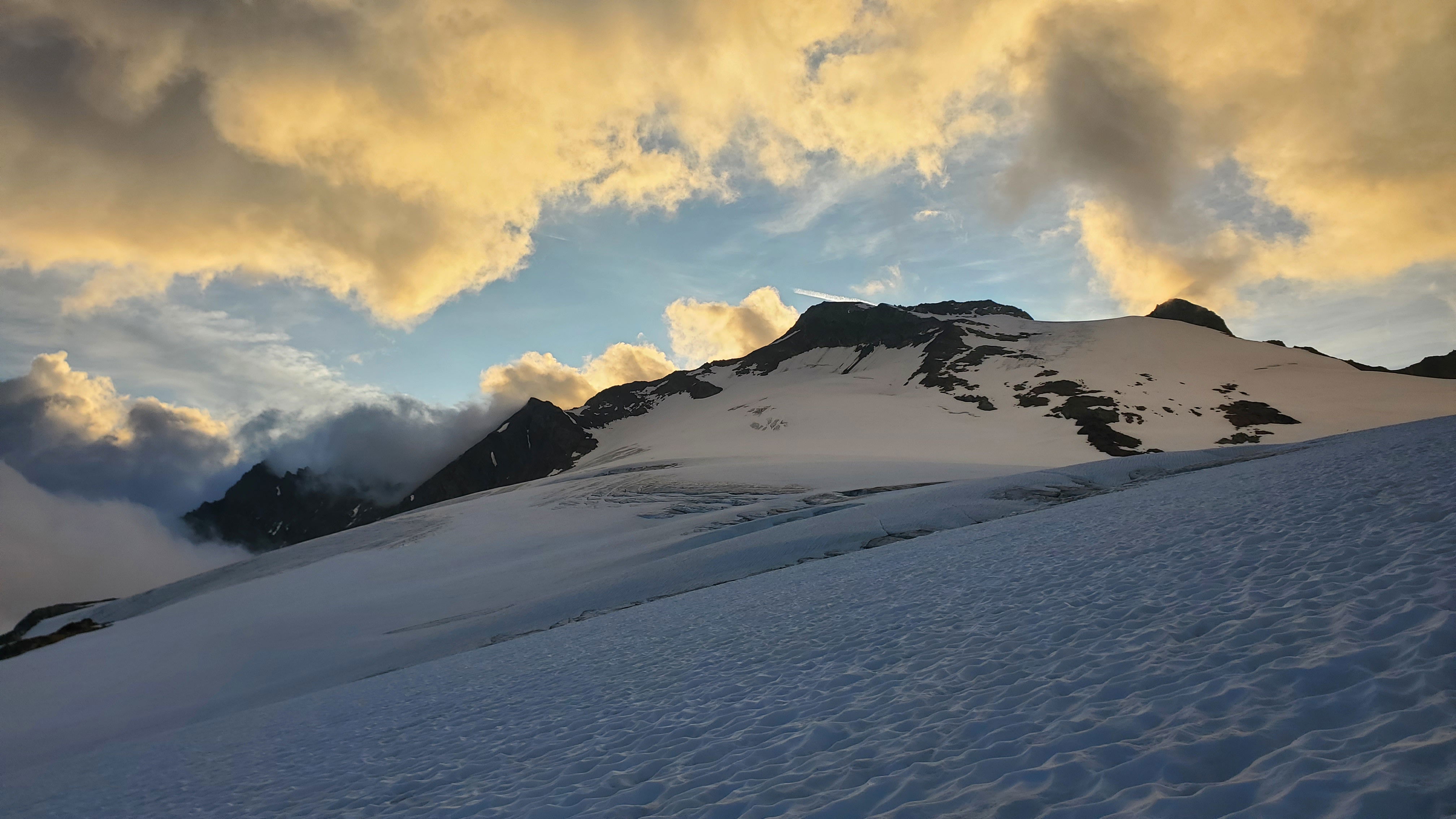 https://bergpunkt.b-cdn.net/20250706-061022-68722732ec102055469833.jpg