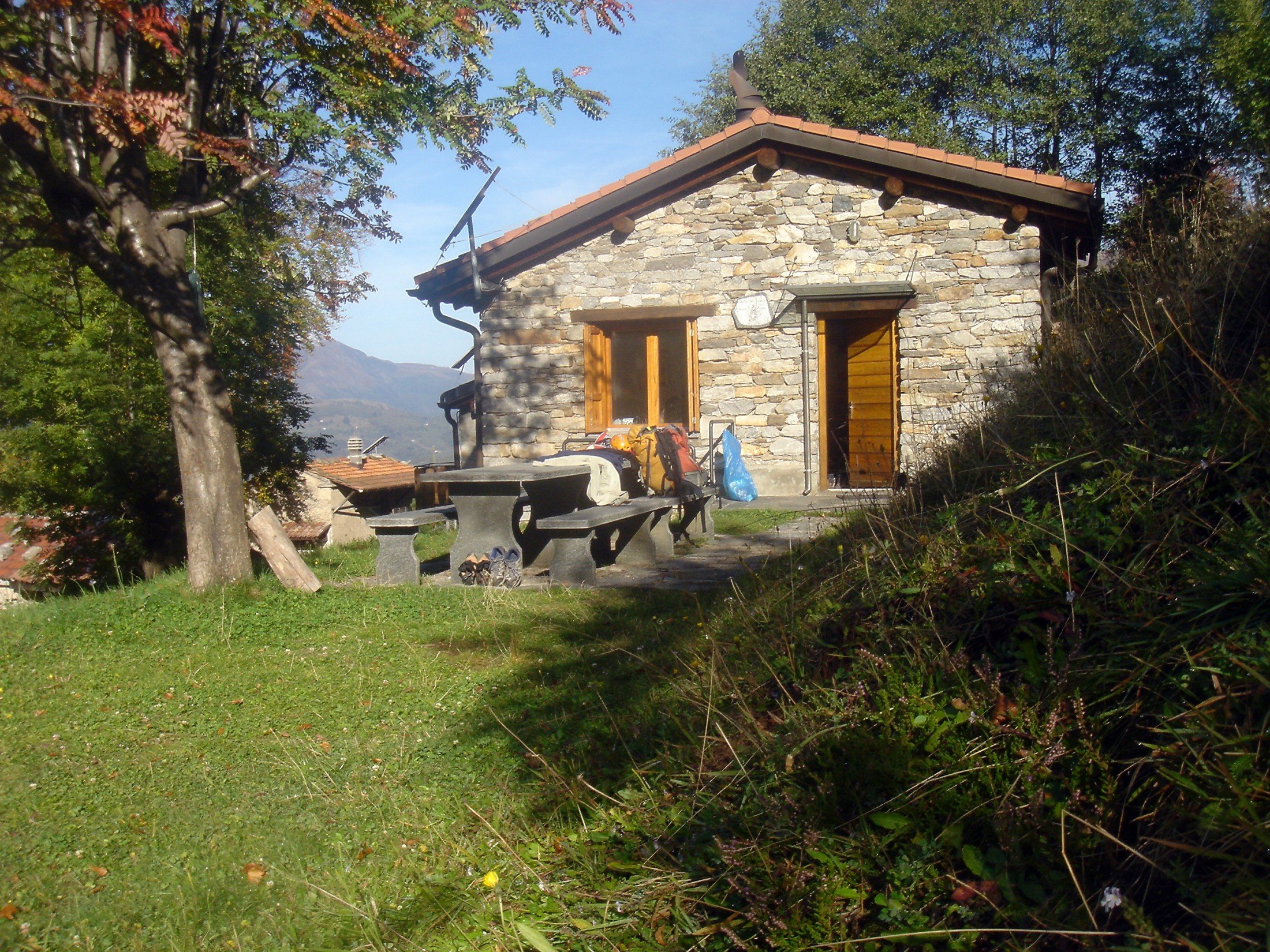 Baita del Luca: Eine gemütliche Selbstversorger-Unterkunft am Fuss der Denti della Vecchia