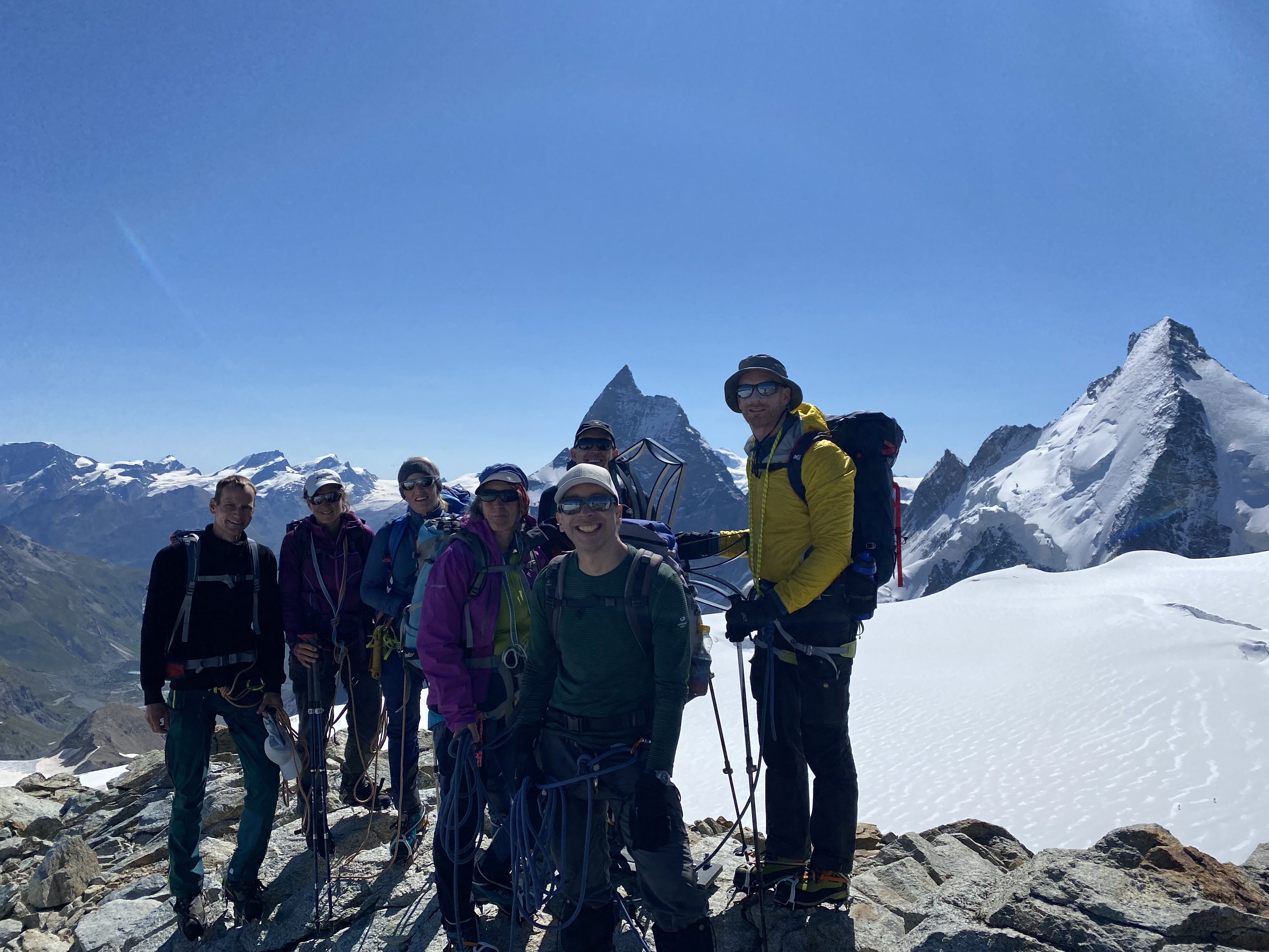 1 Stunde Gipfelrast mit Matterhorn und Dent d‘Herence