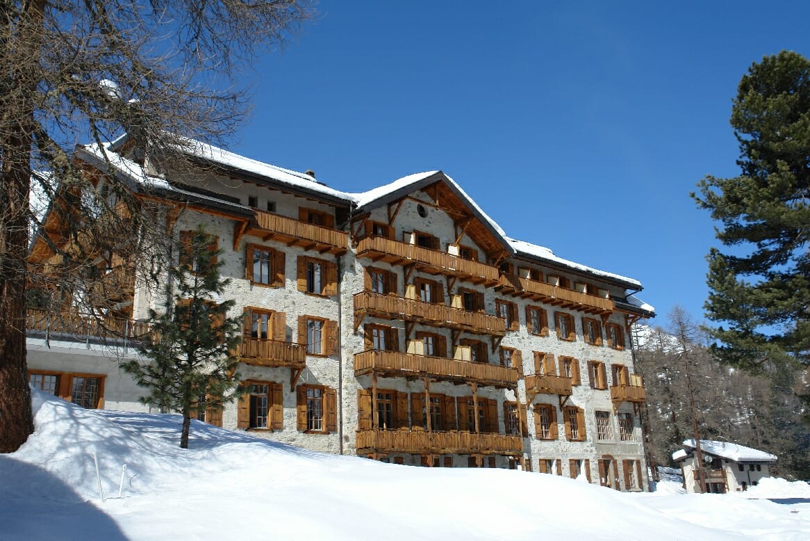 https://bergpunkt.b-cdn.net/grand-hotel-kurhaus-684adab8abe9e296741576.jpeg