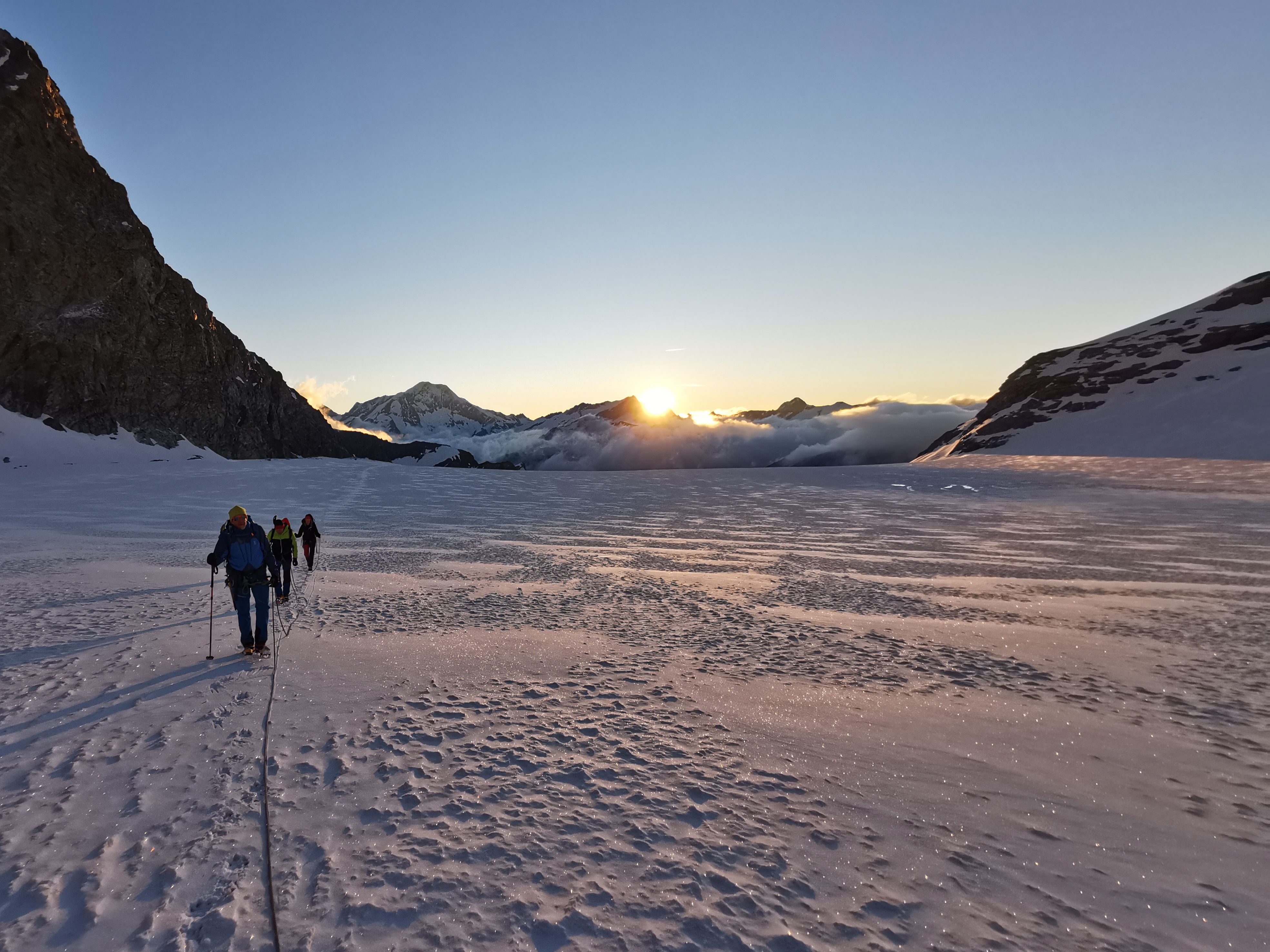 https://bergpunkt.b-cdn.net/img-20240704-055436-edit-2387935450676-6688d88aab509047199763.jpg