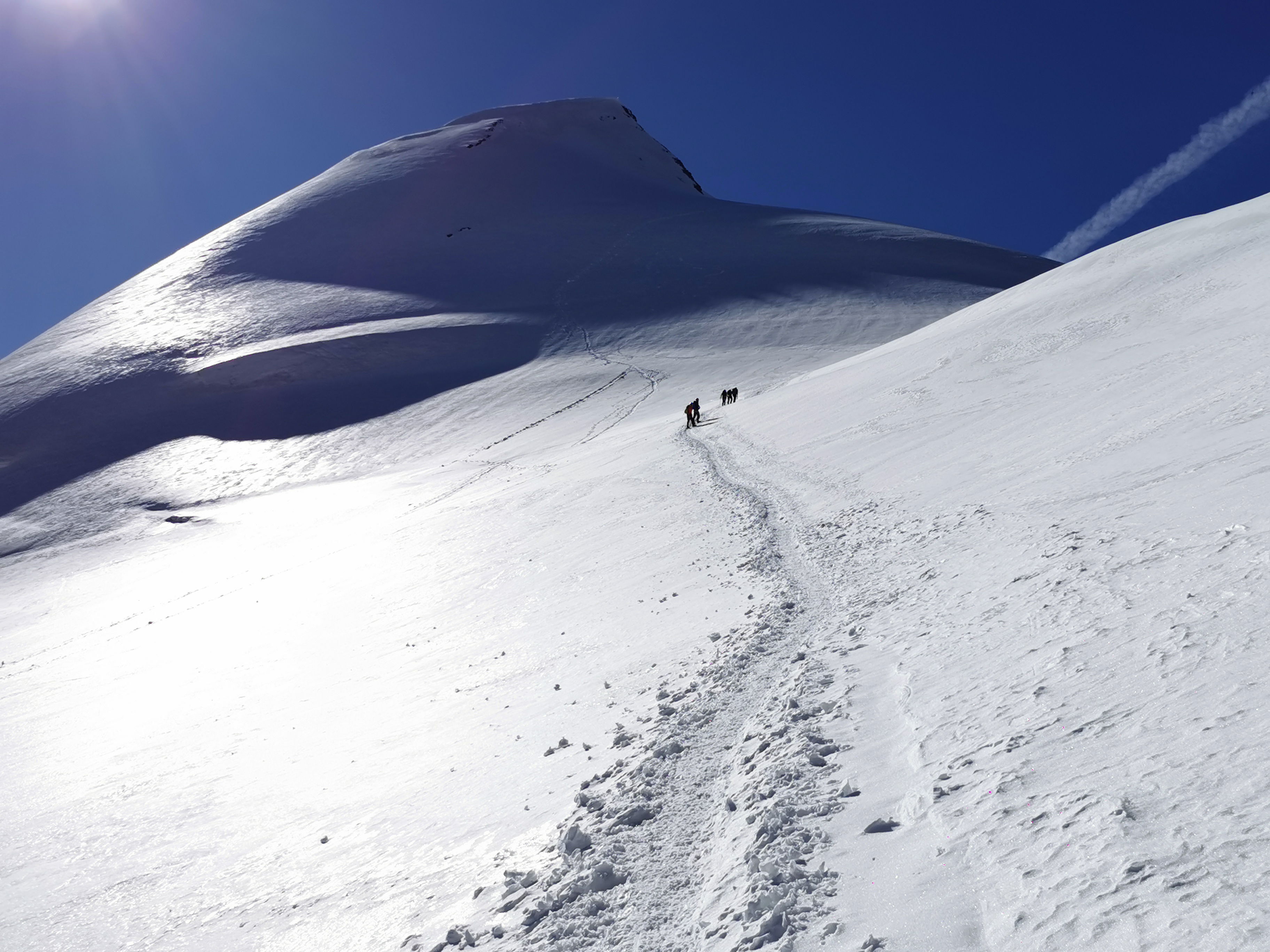 https://bergpunkt.b-cdn.net/img-20240705-085652-6688d8971b721790863631.jpg