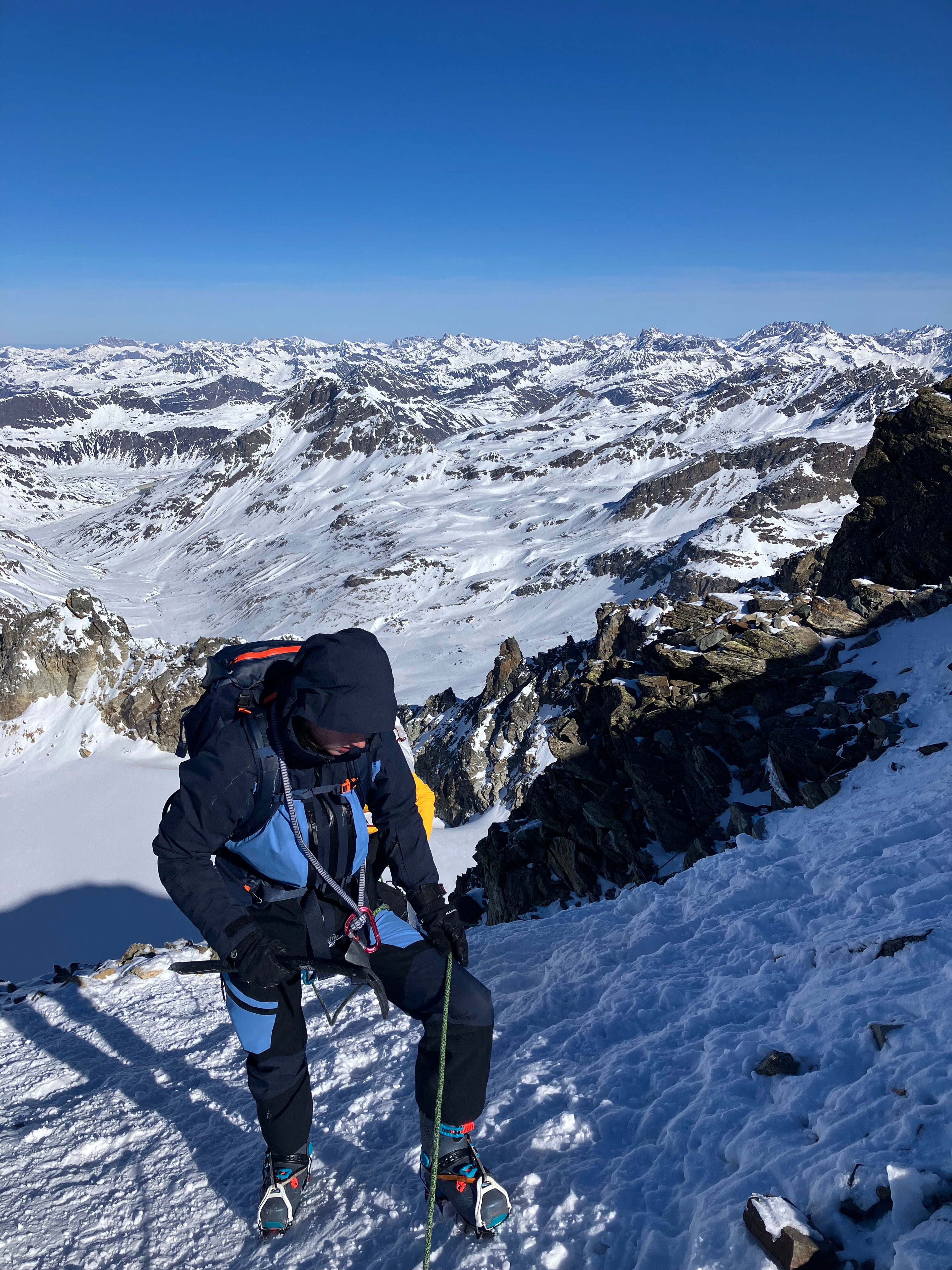https://bergpunkt.b-cdn.net/img-2098-67cb2f4e98b45534395605.jpeg