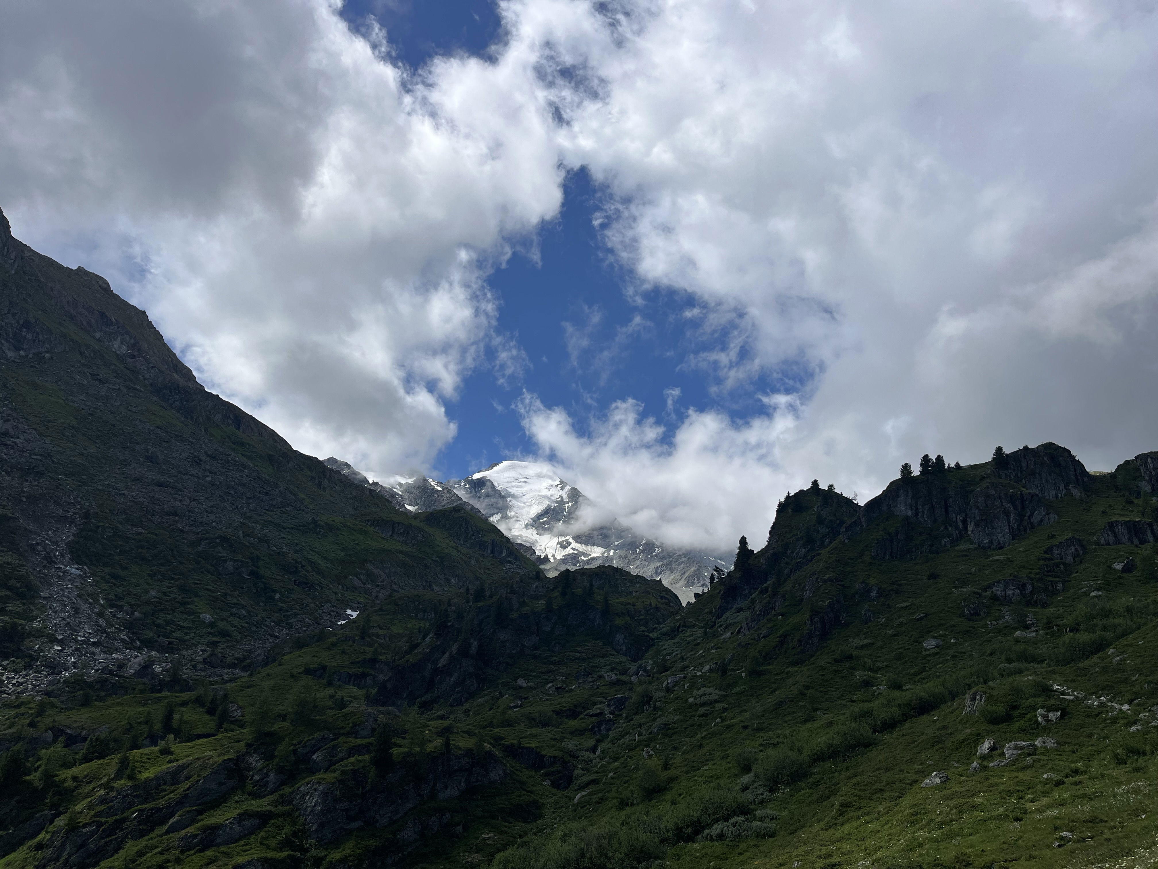 https://bergpunkt.b-cdn.net/img-2425-686bb7bf667de029350998.jpeg