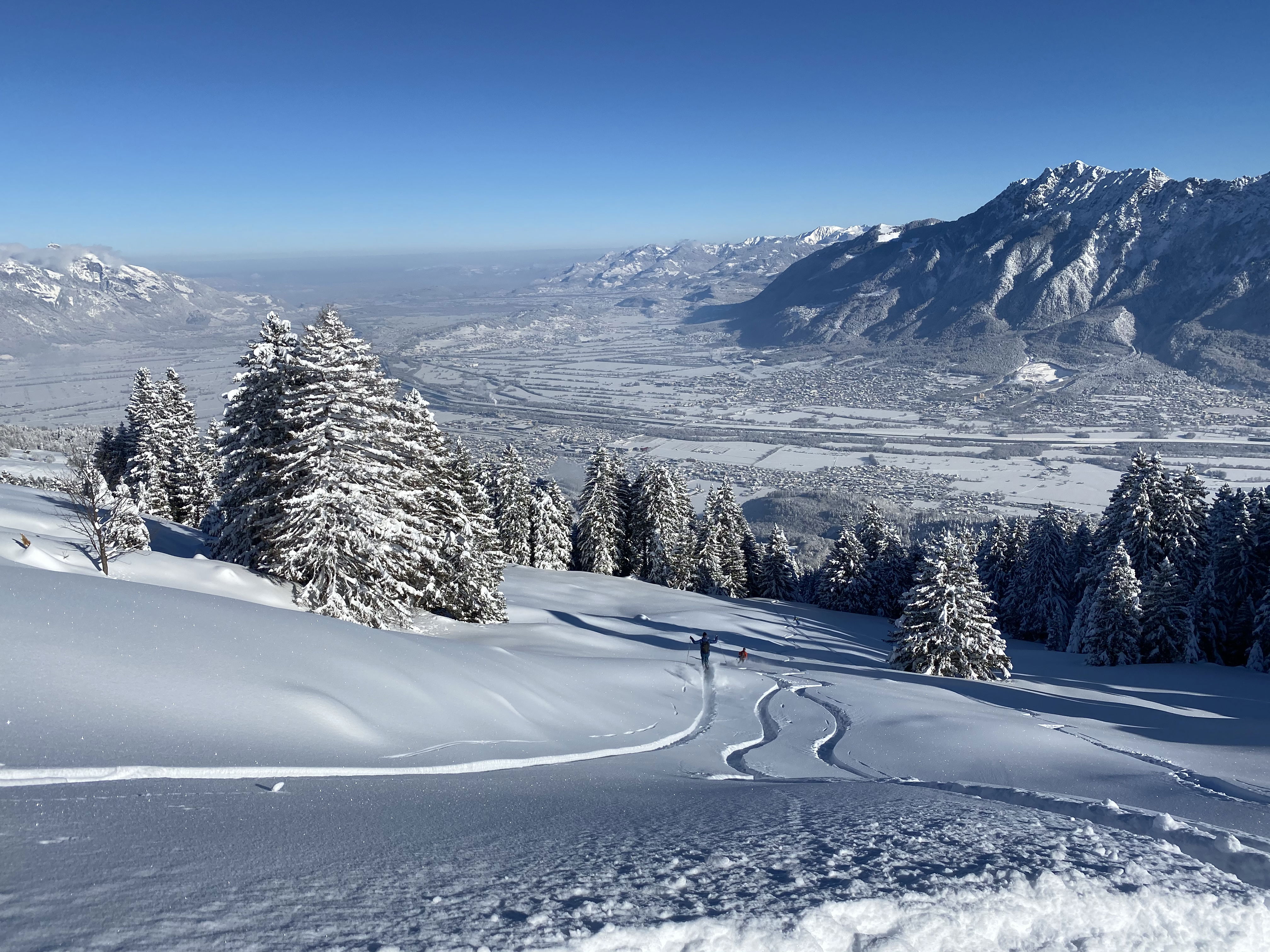 Skitour  Rheintal, 2. Gruppe mit Bergführerin Flurina Görre